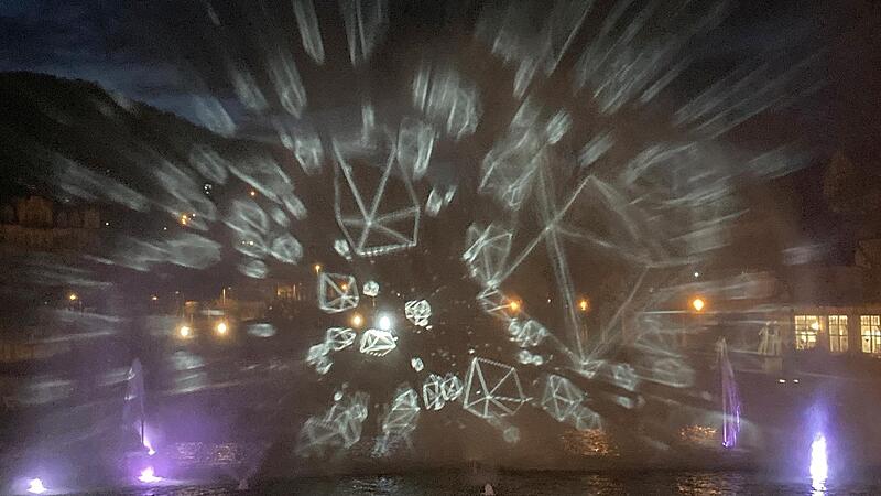 Sechs Minuten und 47 Sekunden &ndash; solange dauert das multimediale Erlebnis im Rosengarten.