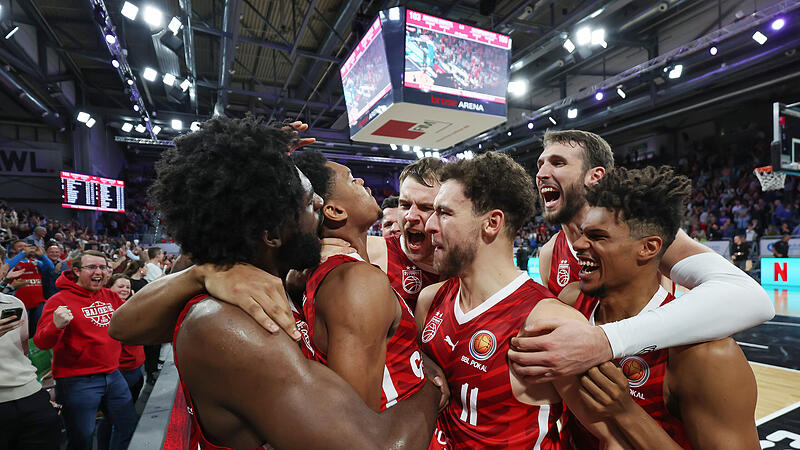 Bamberg Baskets - ratiopharm Ulm Hier jubelten die Bamberger nach ihrem Viertelfinaleinzug am Samstagabend.