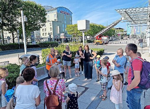FSV-Mitglied Matthias Reubel, der am Nürnberger Flughafen beschäftigt ist, erklärte zunächst die wichtigsten Regelungen, die beim Betreten des Flughafens einzuhalten sind.