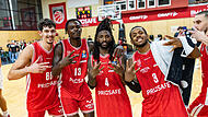 Es herrscht bereits gute Stimmung im neuformierten Team der BMA365 Bamberg Baskets (von links): Yuval Hochstadter, Trevon Scott, Jordan Jones und Jordan Wright.