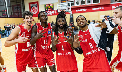 Es herrscht bereits gute Stimmung im neuformierten Team der BMA365 Bamberg Baskets (von links): Yuval Hochstadter, Trevon Scott, Jordan Jones und Jordan Wright.
