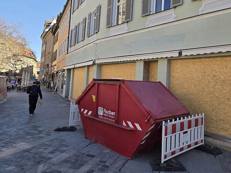 Christ Bamberg Früher Vodafone-Shop, bald Christ-Filiale. Am Grünen Markt 6 wird aktuell noch renoviert. Bald will die Juwelier- und Uhrmacherkette eröffnen.