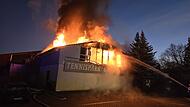 In dem Gebäude an der Friedenslinde Lichtenfels befinden sich zwei Privatwohnungen sowie die Sportgastronomie des Tennisclubs.