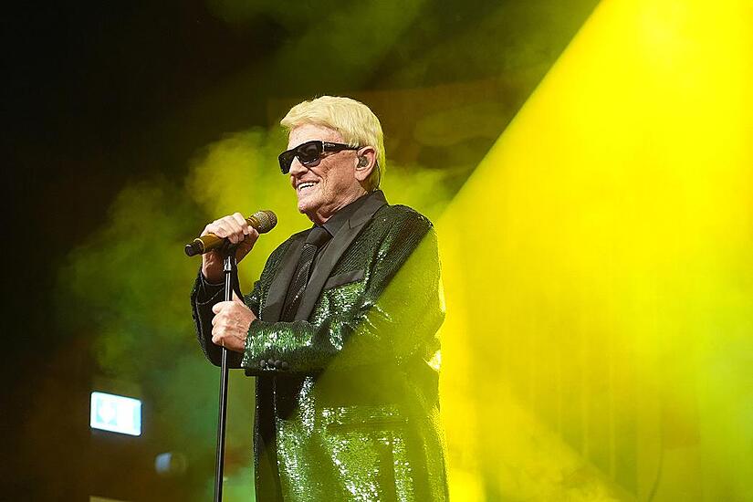 Unverkennbar mit dunkler Sonnenbrille: Heino Unverkennbar mit dunkler Sonnenbrille: Heino