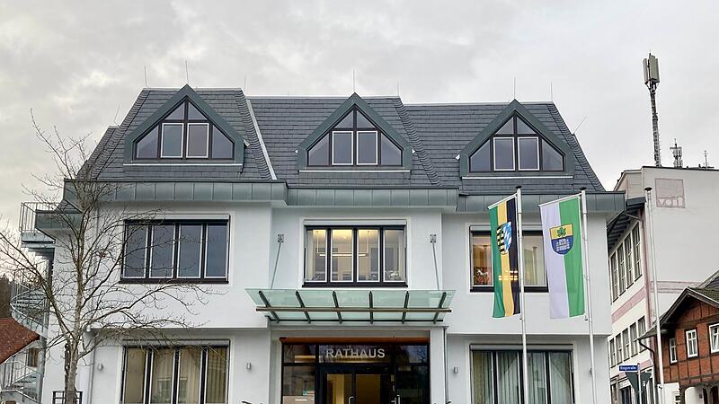 Gemeinde Ahorn - Kreis Coburg - Rathaus - Komplettansicht Gemeinde Ahorn - Kreis Coburg - Rathaus - Komplettansicht