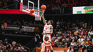 1. Basketball Bundesliga, easyCredit BBL, Saison 2026/2027, Herren, Hauptrunde, 2. Spieltag, 24.09.2026, RASTA Vechta - Bamberg Baskets Mylik Wilson fliegt ein: Der Aufbauspieler überragte mit 14 Punkten, sieben Assists und fünf Steals.