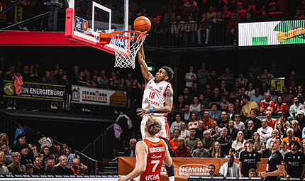 Mylik Wilson fliegt ein: Der Aufbauspieler &uuml;berragte mit 14 Punkten, sieben Assists und f&uuml;nf Steals.
