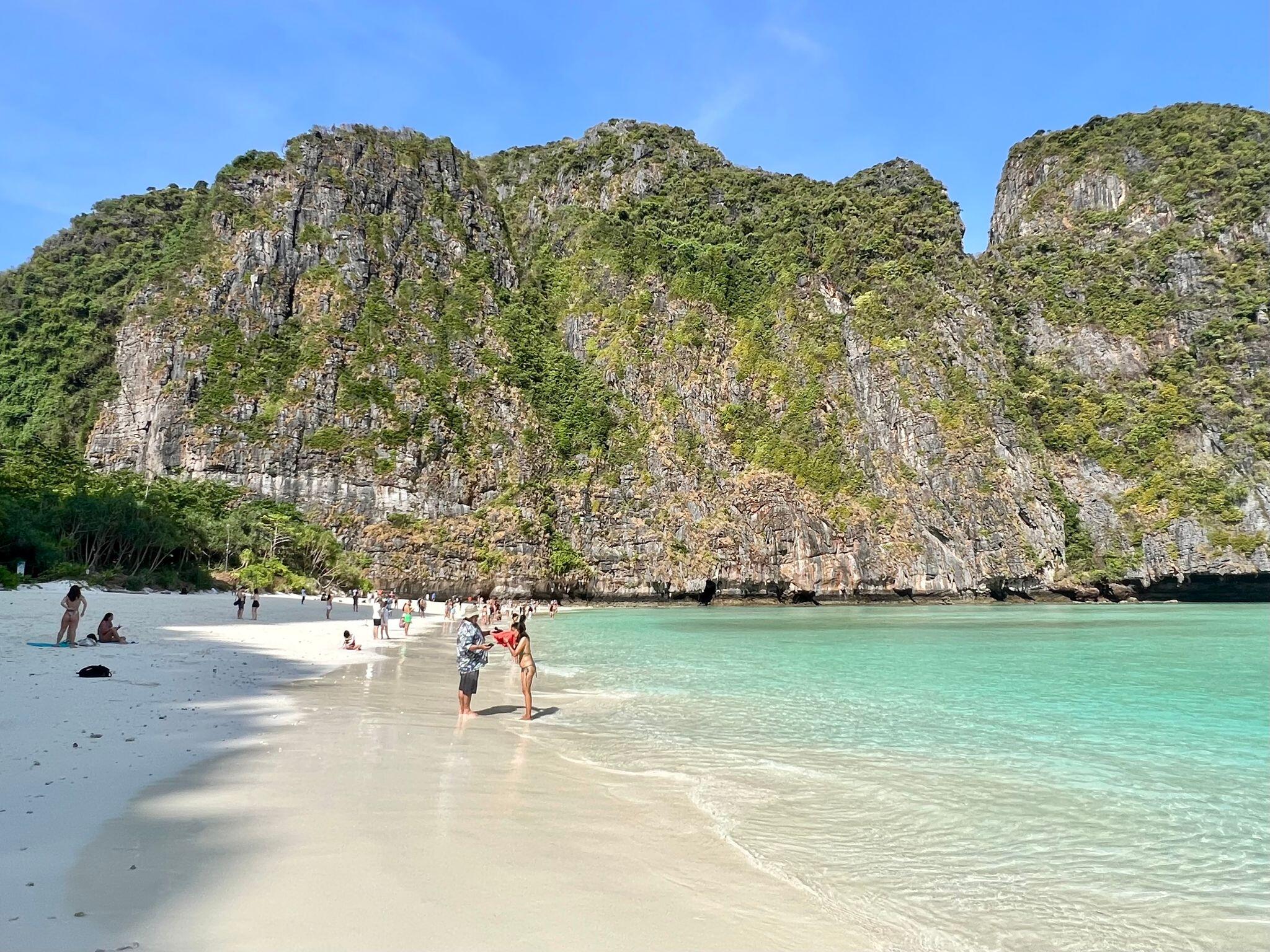 Traumhafte Maya Bay auf Phi Phi Island wieder