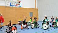 Landesfachwart Günther Vogel war für die Übungen zuständig, die in einem Basketballspiel „Fünf gegen fünf“ endeten.