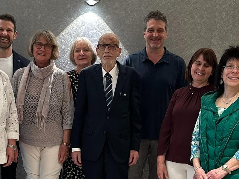 Interessierte Frauen setzten sich auf Einladung des VdK intensiv mit den Themen Hospiz und Palliativ auseinander. Im Bild (v.l.): Anna Ordmann, Lorette Wei&szlig;, Steve Metz, Maria B&ouml;rdlein, Therese Englert, Helmut Beck, Carsten Vetter, Alexandra Seufe...