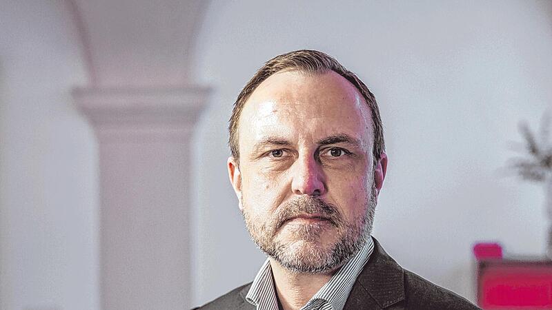 &bdquo;Es geht um eine pr&auml;zise Antwort auf eine pr&auml;zise Frage. Und die Frage war, ob die AfD als ganze Partei rechtsextremistisch ist&ldquo;, sagt Peter Neumann. Er ist Professor am King&rsquo;s College London und besch&auml;ftigt sich mit Extremismus.