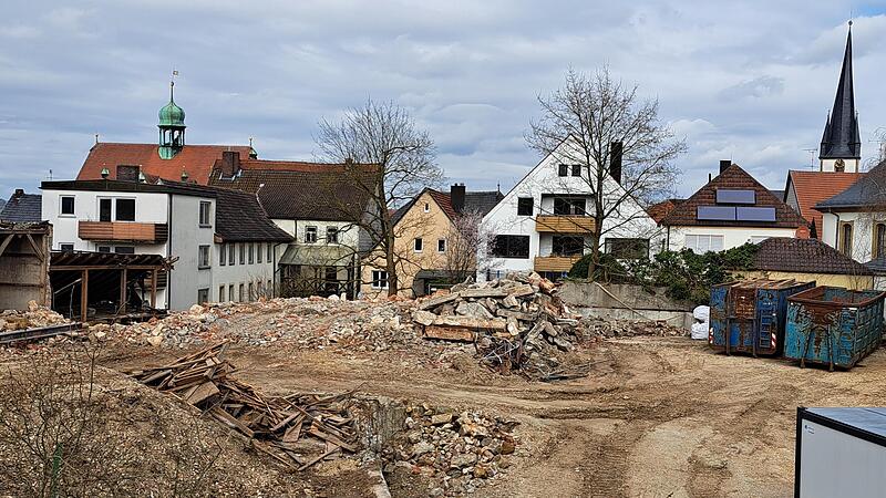Ein Teil der Brauereigebäude ist abgerissen. Ob und wann die Arbeiten fortgesetzt werden, steht in den Sternen.