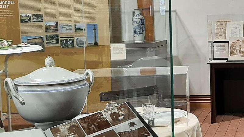 Reich bebilderte Informationswände gehören zur Sonderausstellung, aber auch Mitmachstationen und Exponate.
