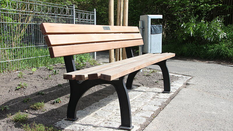 Die Bank im Hahnweg hat die Firma Lasco gespendet, die nur wenige Meter entfernt ihren Sitz hat. Die Bank im Hahnweg hat die Firma Lasco gespendet, die nur wenige Meter entfernt ihren Sitz hat.