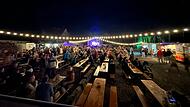 Gemütliches Zusammensitzen beim Hopfenzupferfest in Mürsbach