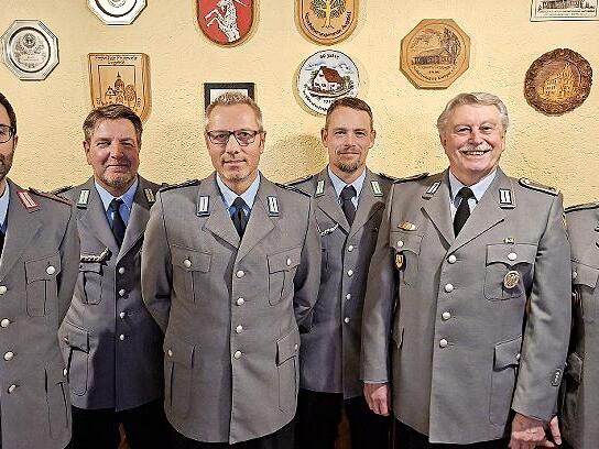 Vorstand und Revisoren der RK Ha&szlig;furt (v.l.): Daniel M&uuml;ller, Andre Kamphausen, Franz-Josef Nastvogel, Rainer Dreer, Gabriel Finger und Jochen Richter.