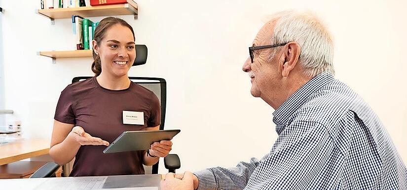 Ein Patient im Beratungsgespr&auml;ch. Foto Hassan Akhtarini