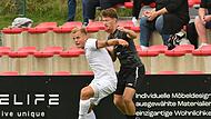 Der Ebersdorfer Leon Holzheid (links), hier im Zweikampf mit Jannis Löhlein, stand zum ersten Mal in der Startelf und zeigte eine gute Leistung. Der Ebersdorfer Leon Holzheid (links), hier im Zweikampf mit Jannis Löhlein, stand zum ersten Mal in der Startelf und zeigte eine gute Leistung.