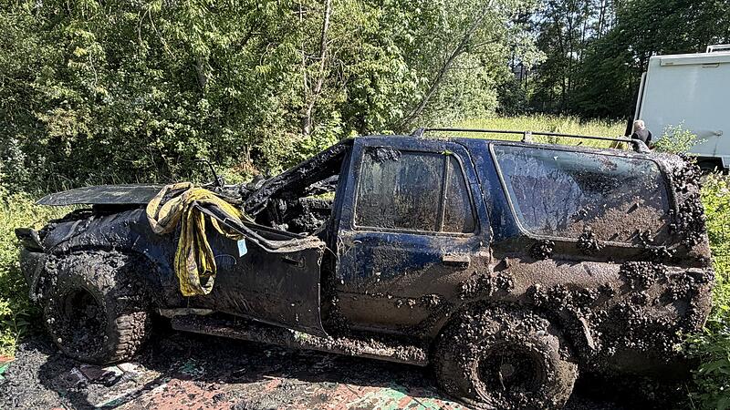 Gestohlenes Auto nach 20 Jahren aus Kanal gezogen