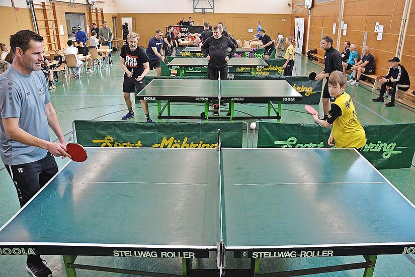 Hatten viel Spaß am Hobby-Tischtennis: Tobias Ehehalt (links) und Frank Bischof (rechts). Hatten viel Spaß am Hobby-Tischtennis: Tobias Ehehalt (links) und Frank Bischof (rechts).