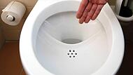 Menschlichen Urin getrennt auffangen und recyceln? In Zeiten von Rohstoffknappheit ein durchaus lohnendes Ziel. Mit solchen Toiletten lässt sich das auch zu Hause bewerkstelligen.