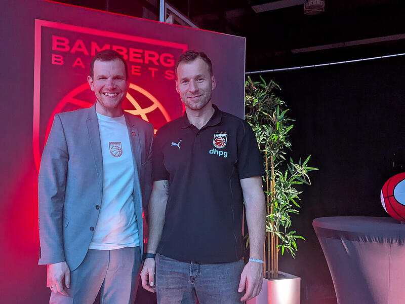 Da war die Baskets-Welt noch in Ordnung: Baskets-Geschäftsführer Philipp Höhne (links) und Coach Anton Gavel beim Neujahresempfang im Januar dieses Jahres. Da war die Baskets-Welt noch in Ordnung: Baskets-Geschäftsführer Philipp Höhne (links) und Coach Anton Gavel beim Neujahresempfang im Januar dieses Jahres.