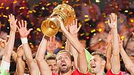 Harry Kane gewinnt mit seinem Team Bayern M&uuml;nchen den DFB-Pokal.