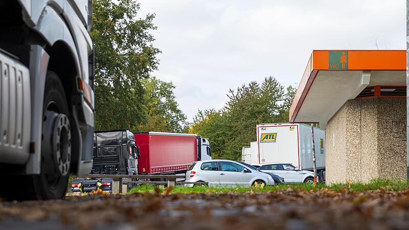 Aus dem mausgrauen Rastplatz im Regnitztal soll eine gigantische Tank- und Rastanlage werden. Warum die vor Ort keiner will und die Gegner kaum Chancen haben, aber trotzdem weiter k&auml;mpfen.Forchheim & Fr&auml;nkische Schweiz