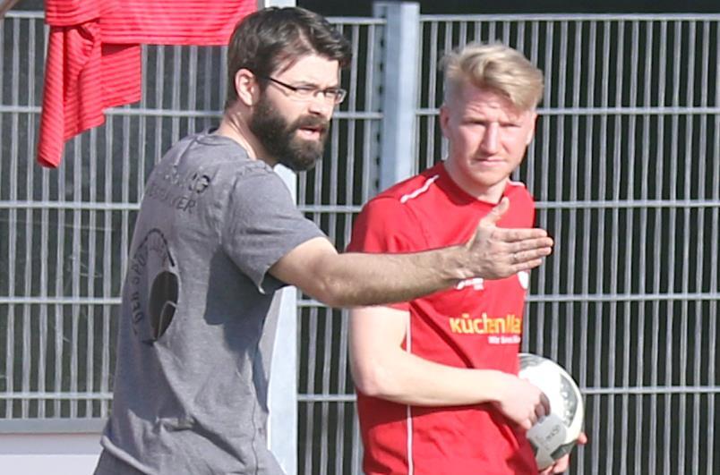 Werden in Mönchröden wieder zusammenarbeiten: Trainer Lars Scheler (links) und Leonhard Scheler. Werden in Mönchröden wieder zusammenarbeiten: Trainer Lars Scheler (links) und Leonhard Scheler.