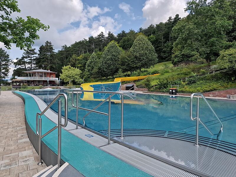 Auf 40 Meter L&auml;nge ist es im Nichtschwimmerbereich m&ouml;gliche Bahnen zu schwimmen.