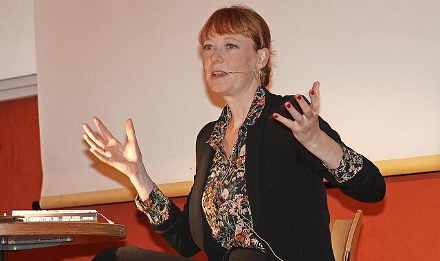 Susanne Götze bei ihrer Lesung in Coburg. Susanne Götze bei ihrer Lesung in Coburg.