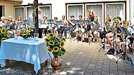 Der Posaunenchor mit seinem Dirigenten Martin Scherer gestaltete den Gottesdienst mit.