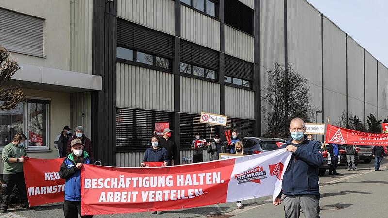 Rund  60 Forchheimer   Waasner-Mitarbeiter     folgten dem Streikaufruf der IG Metall.Forchheim & Fr&auml;nkische Schweiz