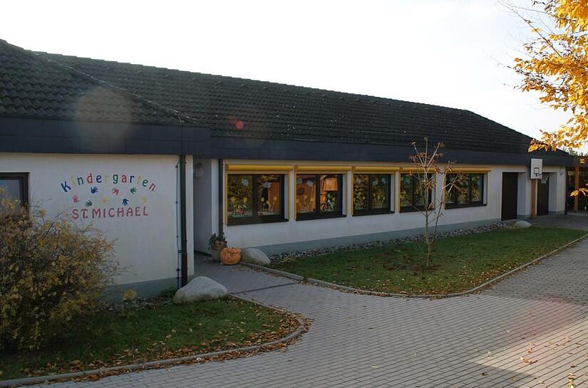 In der Kita &bdquo;Haus f&uuml;r Jugend St. Michael&ldquo;, dessen Tr&auml;ger die Katholische Kirchenstiftung ist, steigen die Geb&uuml;hren; der Gemeinderadt Breiteng&uuml;&szlig;bach milderte die Kostensteigerung aber durch Einsatz eigener Mittel zun&auml;chst einmal ab.