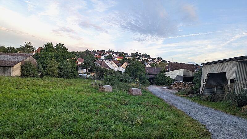 Auf diesem Areal in Nüdlingen sollen 47 Wohnungen und 73 Parkplätze entstehen.