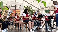 Das Bläserensemble „Jugendklänge“ spielt. Das Bläserensemble „Jugendklänge“ spielt.