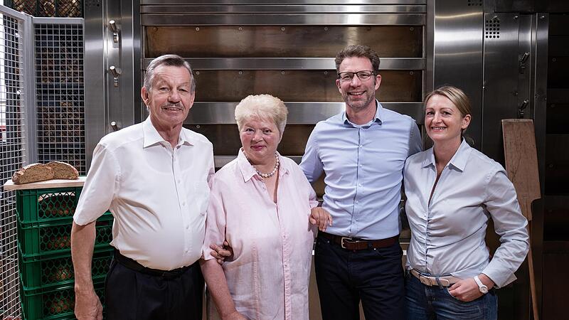 Peter Schmitt (links) ist am 1. Juli nach schwerer Krankheit gestorben. Unser Bild zeigt ihn mit seiner Frau Luise sowie Johannes und Simone Schmitt.