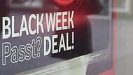 In der Woche vor dem 29. November locken die Geschäfte vor Ort und auch viele Onlineshops mit Rabatten.