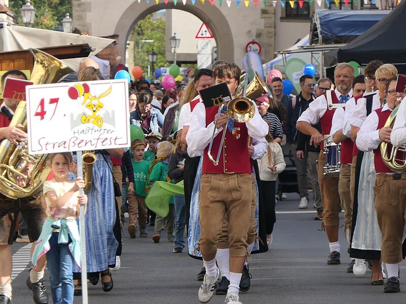 Das Ha&szlig;furter Stra&szlig;enfest ist offiziell er&ouml;ffnet.