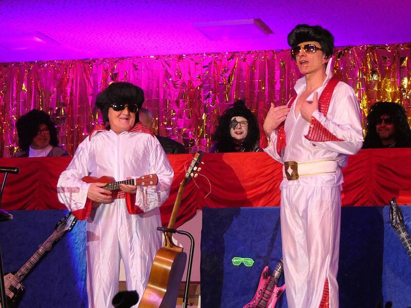 Fasching in Obertheres: Büttensitzung