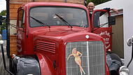 Walter Dreßler hat seinen Oldtimer zum Viehtransporter umgebaut