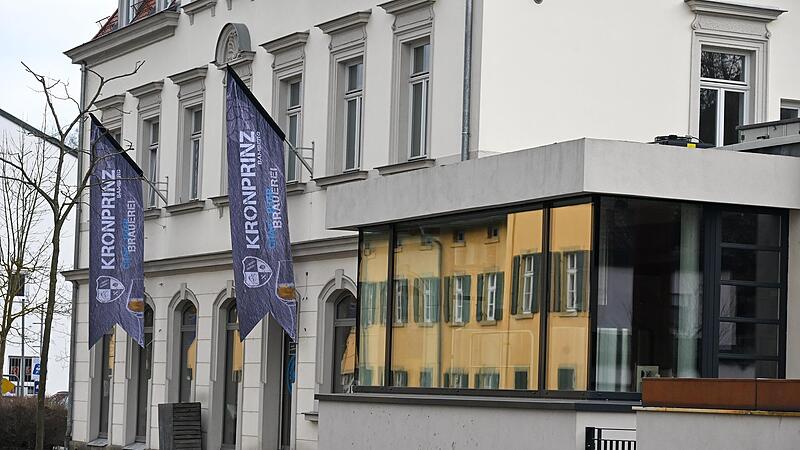 Die Fahnen h&auml;ngen noch &ndash; aber der &bdquo;Kronprinz&ldquo; wird wohl nicht mehr aufmachen. Das Craftbeer-Restaurant in Gaustadt hat seit dem Herbst geschlossen.