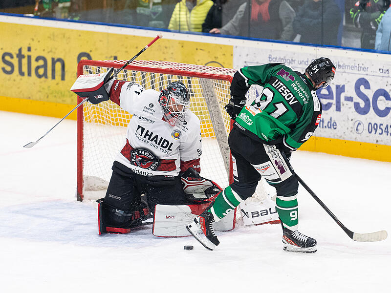 Diese Szene wird es in der kommenden Saison wom&ouml;glich nicht mehr geben: Die Passau Blackhawks wollen sich, wenn innerhalb von zwei Wochen kein neuer Sponsor oder Geldgeber gefunden wird, aus der Oberliga S&uuml;d zur&uuml;ckziehen.