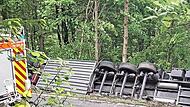 Ein Lastwagen ist zwischen Bad Br&uuml;ckenau und Staatsbad eine B&ouml;schung heruntergefahren und umgekippt.