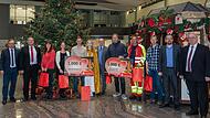 Die Weihnachtsspendenfeier der Stadt- und Kreissparkasse Erlangen-Höchstadt-Herzogenaurach in der Schalterhalle der Hauptstelle am Hugenottenplatz war ein voller Erfolg.