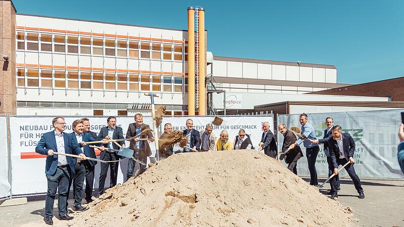 Die ersten Spatenstiche beim Bau der neuen Anlage.