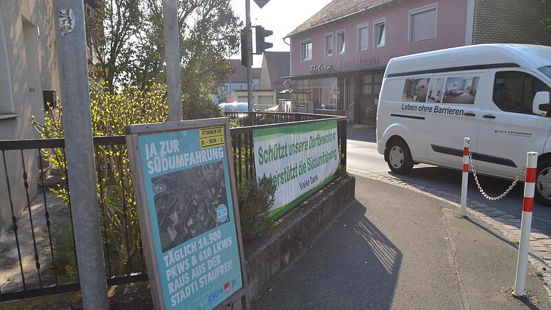 Seit Jahren fordern Niederndorfer B&uuml;rger eine S&uuml;dumfahrung. Aktuell wurde ein B&uuml;rgerbegehren auf den Weg gebracht, das im Oktober in einen B&uuml;rgerentscheid m&uuml;nden soll.
