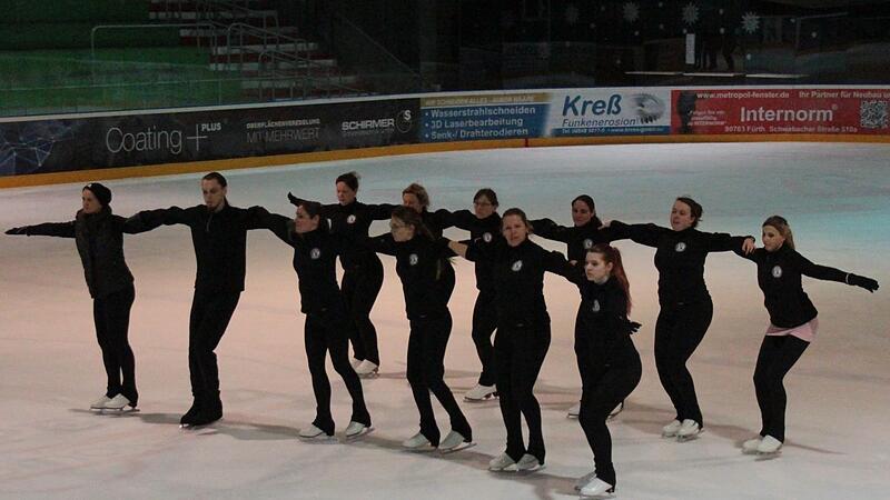 Die Synchroneiskunstläufer des ESC absolvieren ein Training vor dem Bavaria-Cup in Höchstadt am kommenden Samstag.