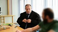 Rechtsanwalt Thomas Drehsen aus Bamberg und der Angeklagte