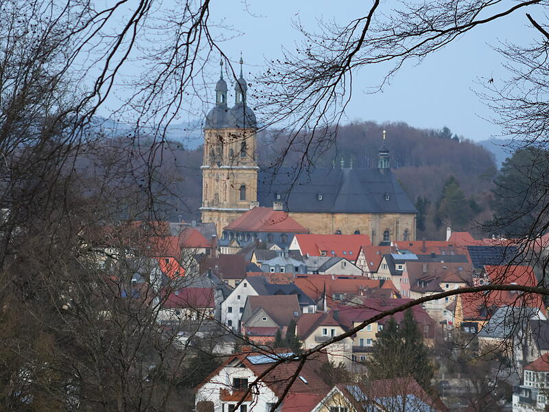 Kurz bevor ich G&ouml;&szlig;weinstein betrete, sichte ich bereits die Basilika.
